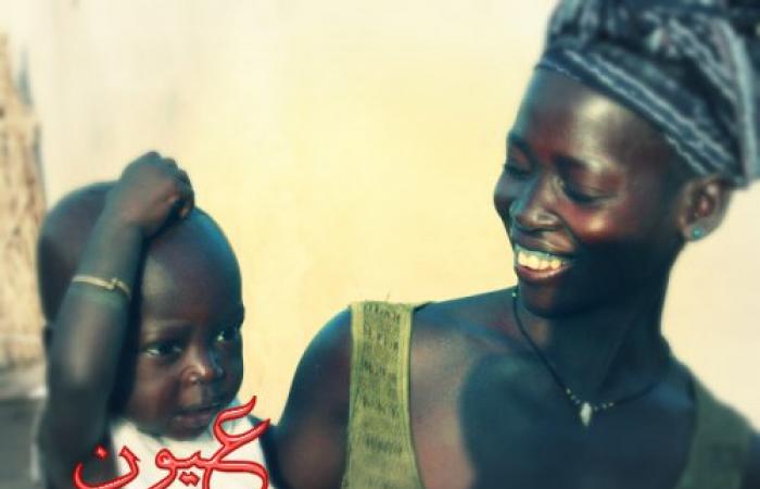 9 أشياء غريبة يفعلها الآباء والأمهات حول العالم: يبصقون على وجه الطفل في موريتانيا
