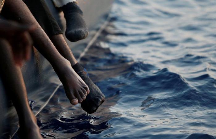 مقتل ثلاثة مهاجرين على الأقل بعد غرق قاربهم قبالة الساحل الليبي