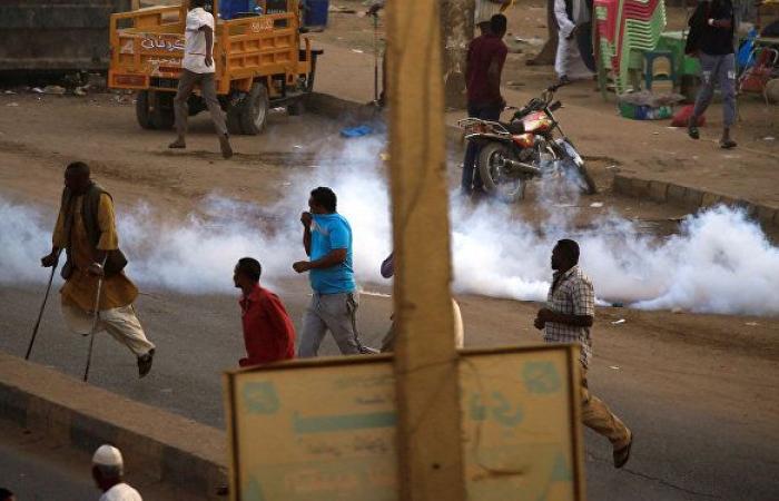 فصيلان جديدان في السودان يعلنون الإضراب العام وهيئة العلماء تدعو البشير للعدل