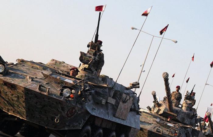 التلفزيون القطري: الجيش تحرك نحو السعودية لدرء "الخطر المحدق" (فيديو)