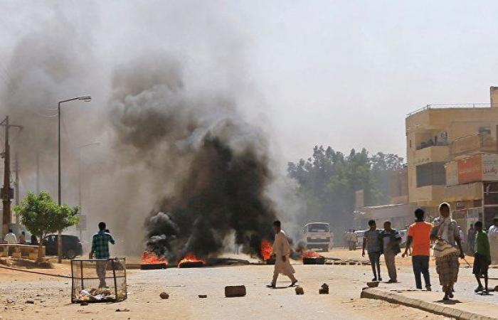 المعارضة السودانية تتوحد مطالبة البشير بالتنحي