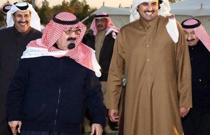 قرقاش يفجر مفاجأة عن لقاء تميم والملك عبد الله