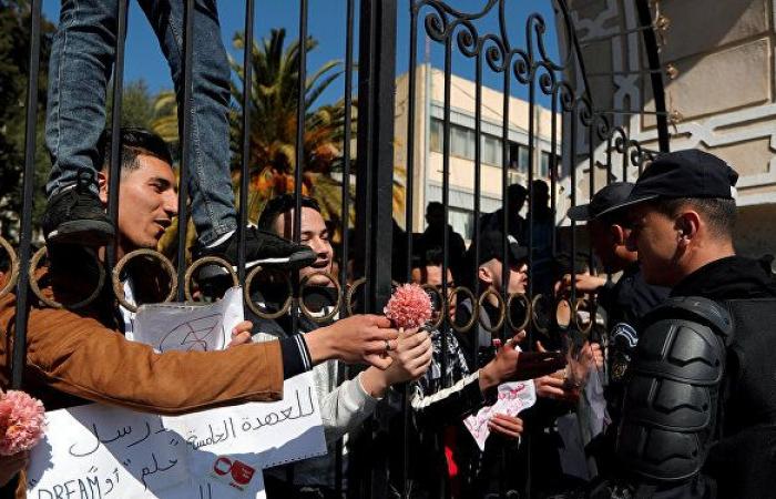 رئيس "العليا المستقلة لمراقبة الانتخابات" بالجزائر: يتعين على جميع المرشحين للرئاسة تقديم أوراقهم بأنفسهم
