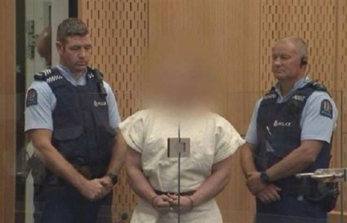 نقل سفاح نيوزيلندا جوًا إلى سجن شديد الحراسة