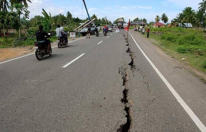 زلزال يهز جزيرة إندونيسية على عمق عشرات الأمتار