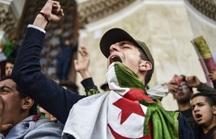 تلفزيون: رئيس مجلس الأمة الجزائري سيتولى منصب القائم بأعمال الرئيس