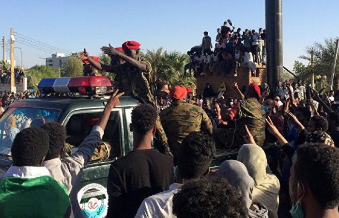 الحكومة السودانية تفجر مفاجأة خطيرة وسط اشتعال الاحتجاجات