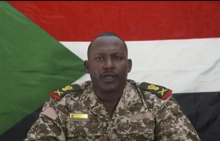 فيديو منسوب لقيادي بالجيش السوداني يعلن فيه إقالة البشير وحكومته وتشكل مجلس انتقالي لمدة عام