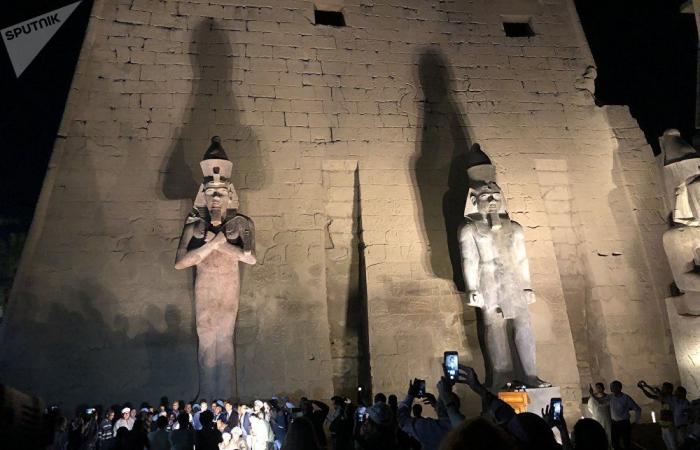 كان متكسرا من 1400 سنة... افتتاح تمثال ضخم للملك رمسيس الثاني في مصر (صور)