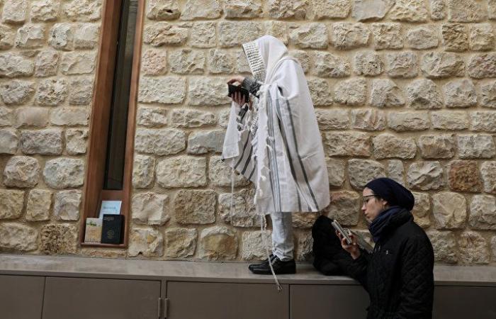 حدث إسرائيلي يكشف سر تشابه حجاب المسلمات واليهوديات والمسيحيات