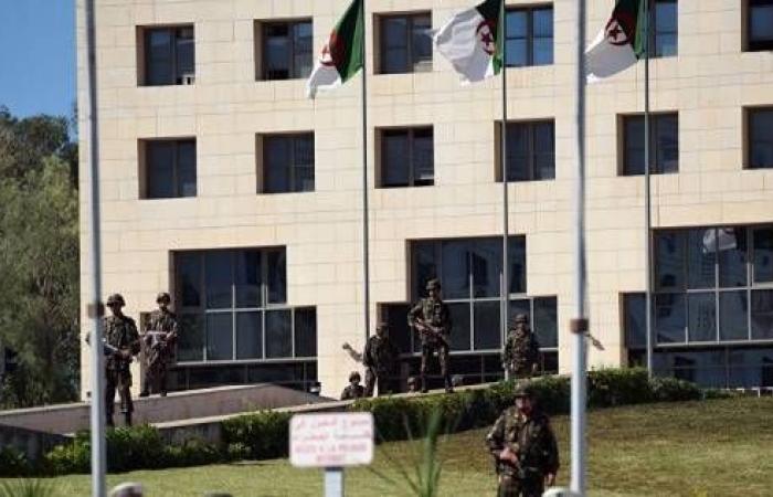 اعتقال 5 من أغنى رجال الأعمال المقربين من بوتفليقة في الجزائر