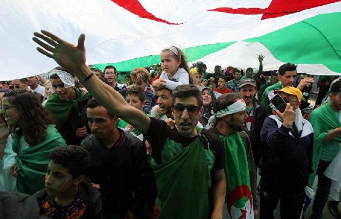 الجيش يصر والشارع يرفض... انتخابات الرئاسة تشعل الجزائر