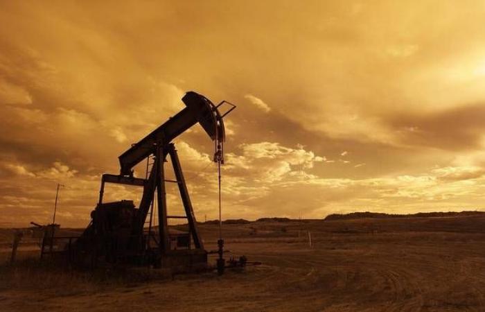 محدث.. النفط يسجل أكبر هبوط أسبوعي بالعام الحالي بخسائر 7%