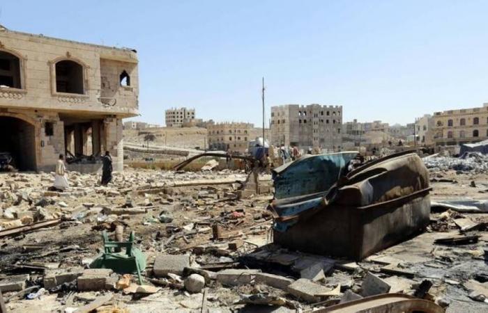 الحكومة اليمنية تتهم الحوثيين بتفجير منزل وسط البلاد وقتل 12 من سكانه
