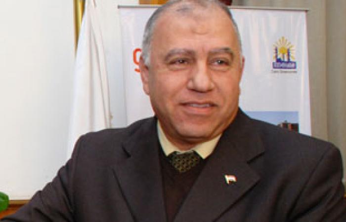 نائب محافظ القاهرة يناقش مع رؤساء الأحياء خطة استثمارية للمنطقة الجنوبية