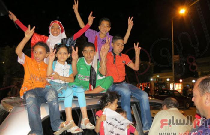 بالصور.. "إخوان سيناء" ينظمون مسيرة بالعريش للاحتفال بتحرير الجنود