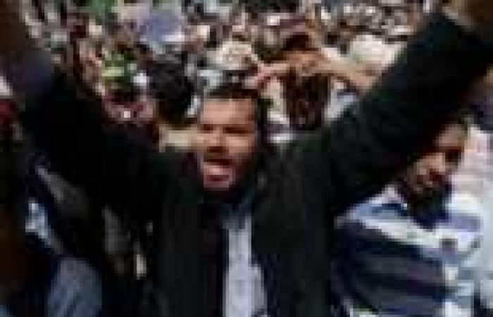 في مليونية "لا للعنف".. أعضاء "الإخوان" يحاصرون عمارة لمنع قناة العربية من تصويرهم