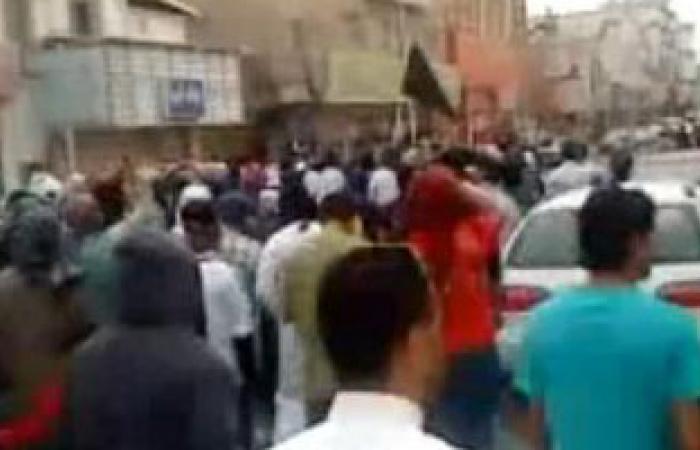 شريط فيديو يظهر تنديد آلاف الشيعة بحكام السعودية فى جنازة