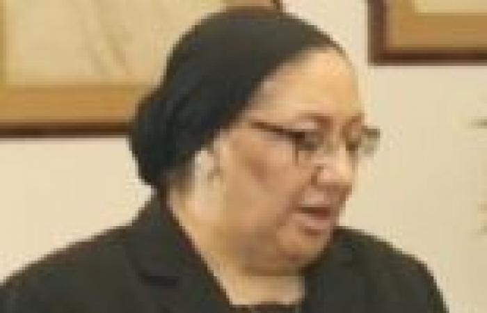 وزيرة الصحة تنجح فى تعليق إضراب العاملين بـ«الإسعاف» لمدة 60 يوماً