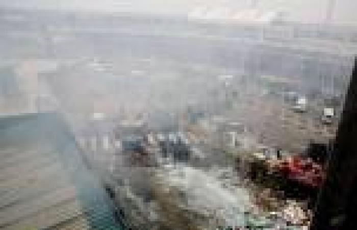السيطرة على حريق هائل يشل مطار نيروبي الدولي بكينيا وانهيار أجزاء منه