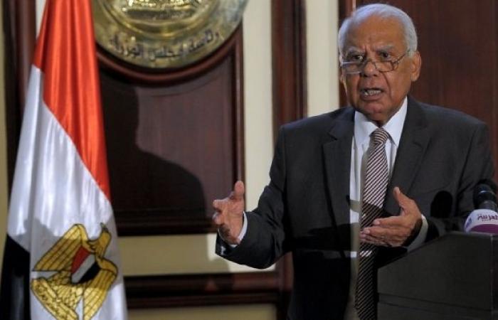 مصدر حكومي: "الببلاوي" أصدر أمر وضع "مبارك" قيد الإقامة الجبرية