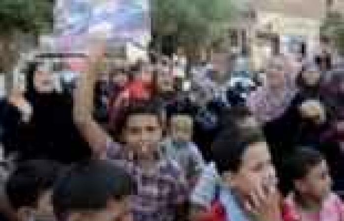 انطلاق مسيرة لمؤيدي الجيش بمنطقة "عرب الوالدة" في حلوان