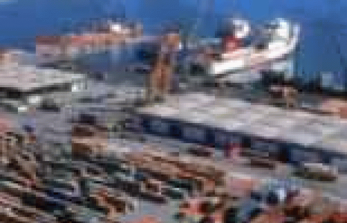 "ميناء الإسكندرية" يستقبل 35 ألف طن جازولين من إيطاليا