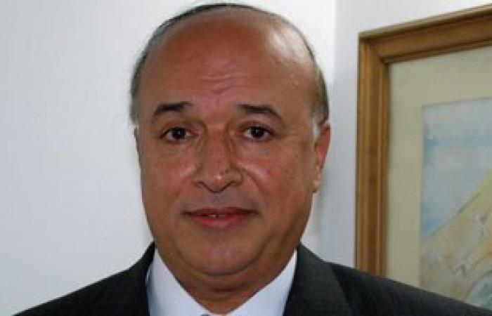 وصول السفير كارم محمود لمؤتمر حملة السيسى و"جواهر" تغنى للمشير
