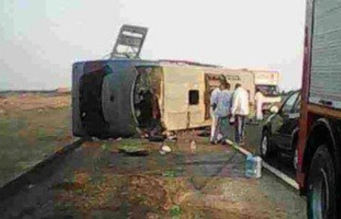 إصابة 10 من قوة أمنية بحادثى انقلاب سيارتين بوسط سيناء
