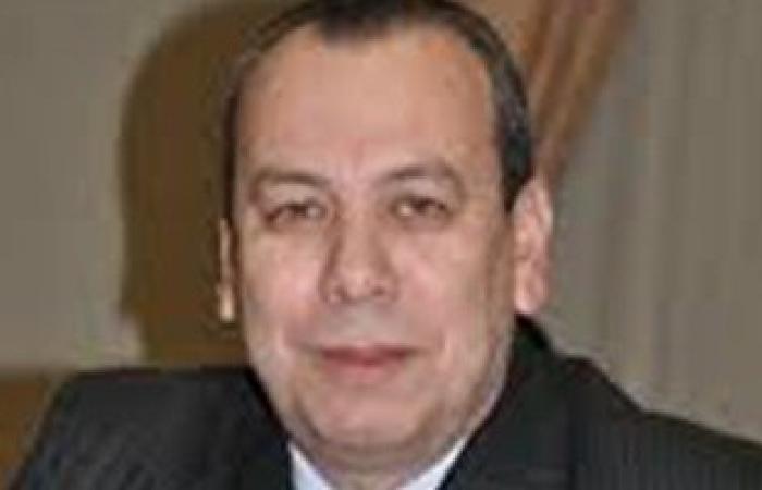محافظ دمياط يطالب "الكهرباء" بحسن معاملة المواطنين وتفعيل الخط الساخن