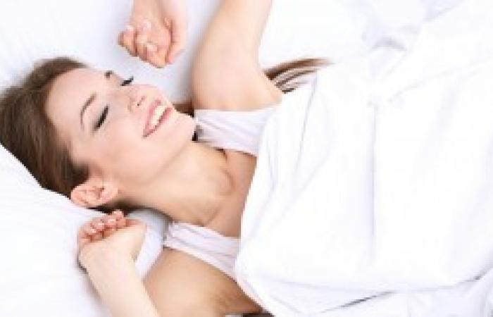 دراسة … النوم على الضوء يضر بالصحة