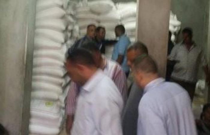 "أمن القاهرة" يداهم مخازن محتكرى السلع ويضبط 9 أطنان سكر وأرز