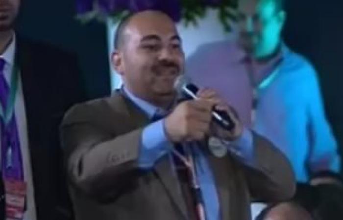 شاب بمؤتمر شرم الشيخ لـ"السيسي": والله يا ريس الصعايدة كلهم وراك"