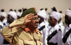 وزير الدفاع السوداني يوجه رسالة حازمة في حضرة البشير