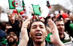 الحزب الحاكم في الجزائر يعلن مساندة الحراك الشعبي بشكل مطلق