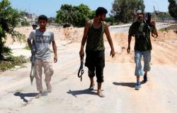 الجيش الليبي يعلن إصابة أحد "أكبر قادة الميليشيات" في طرابلس
