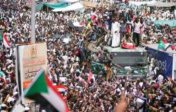 رئيس المجلس العسكري الإنتقالي في السودان يعلن عن التنازل عن منصبه رئيسا للمجلس