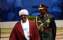 أول رد من المجلس العسكري السوداني على تسليم البشير للجنائية الدولية