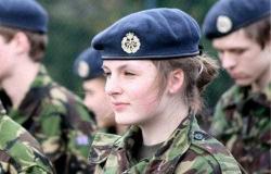 الجيش البريطاني يفشل في حماية النساء بين صفوفه