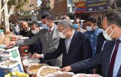 محافظ المنيا يقود حملة تموينية مفاجئة على الأسواق بمركز بني مزار