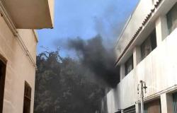 السيطرة على حريق محدود بأحد الأقسام المغلقة بمستشفى الغردقة العام