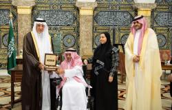أمير مكة يسلم 100 أسرة من سكان الأحياء العشوائية منازلهم الجديدة