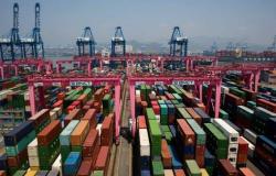 8.5% ارتفاعاً في حجم شحن البضائع ومناولة الحاويات بموانئ الصين خلال 10 شهور