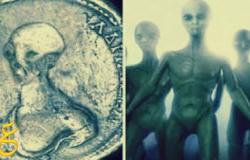 بالصور : العثور على قطع نقدية في مصر تحمل نقش "المخلوقات الفضائية" هل زارت الأرض؟
