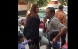  بالفيديو : مواطن يثير الجدل بعد سيره فى الشوارع يسب الناس بسبب ثورة الغلابة