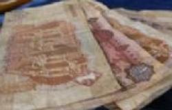 الدولار يتراجع أمام الجنيه المصري لانخفاض الطلب