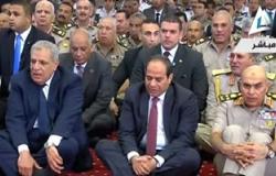 بالفيديو.. الرئيس السيسى يؤدى صلاة عيد الفطر بمسجد المشير طنطاوى
