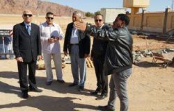 بالصور.. السكرتير العام لجنوب سيناء يتفقد مرور شرم الجديد