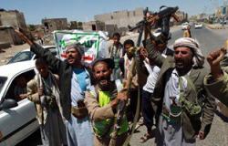 مسؤولون: إيران تصعد إمدادات السلاح للحوثيين عن طريق سلطنة عمان