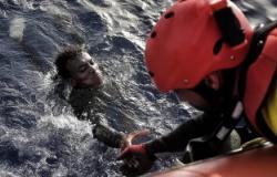 إنقاذ نحو 1400 مهاجر قبالة السواحل الليبية
